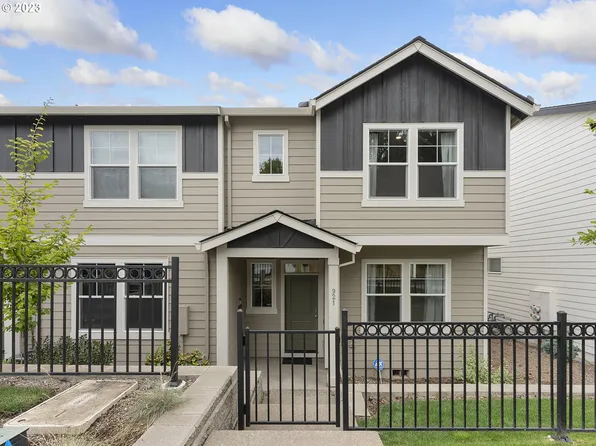 921 N 19th Ave, Cornelius, OR 97113