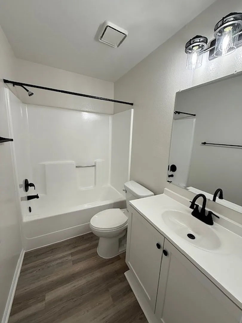 Pine Tree Apartments — Photo 4