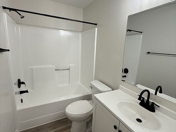 5th image of 2900 N 1st St #14
