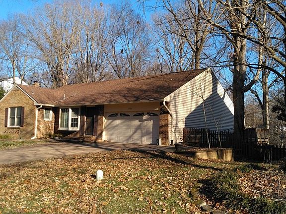 2nd image of 15801 Edgewood Dr