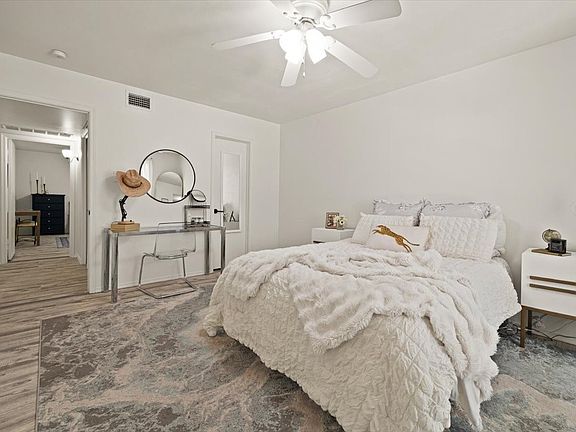 5th image of 4100 Ridglea Country Club Dr APT 1401