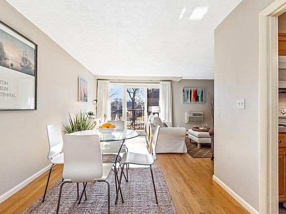 5th image of 245 Lafayette St APT 1C