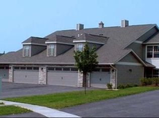 945 Arvle Cir, Sycamore, IL 60178