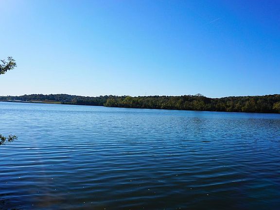 4th image of 408 Lakeview Cove Dr