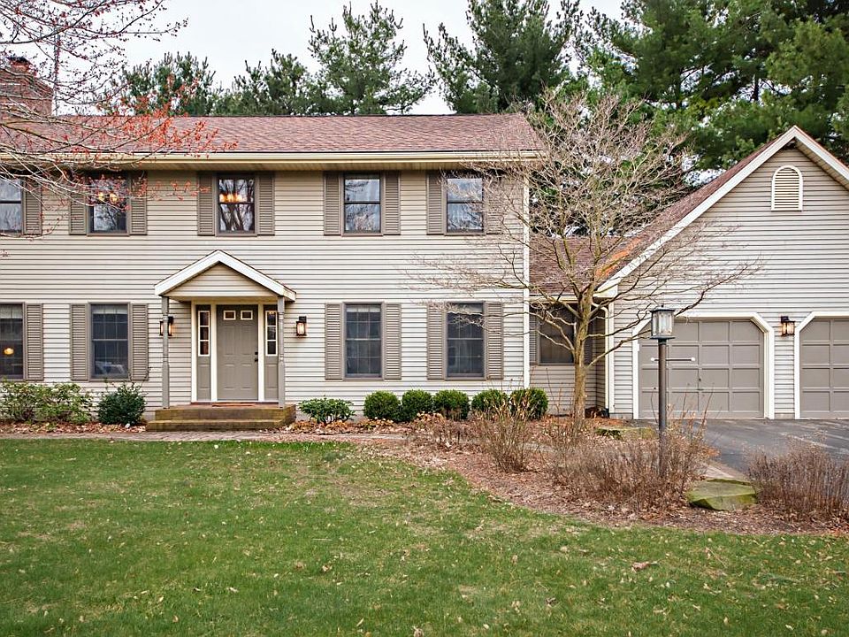 1st image of 680 N Greenbrook Cir