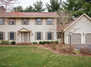 680 N Greenbrook Cir, Saint Joseph, MI 49085