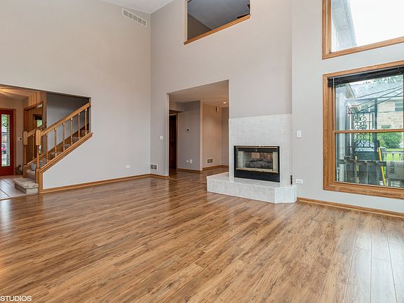 3rd image of 711 Kristin Ln
