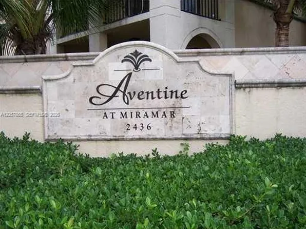 2589 Centergate Dr APT 202, Hollywood, FL 33025
