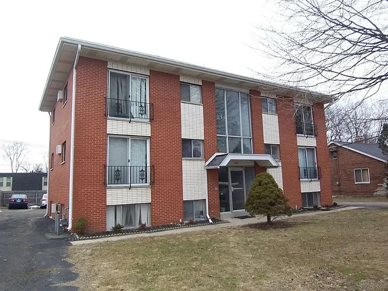 607 E Dorothy Ln — Photo 2