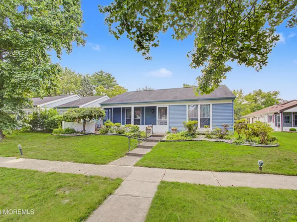 871 Liverpool Circle #B, Manchester, NJ 08759