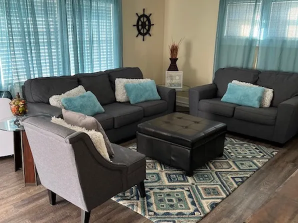 572 N Ventura Ave APT A, Ventura, CA 93001