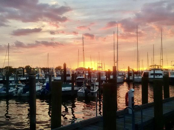 Atlantic Highlands Marina is the perfect place to unwind.