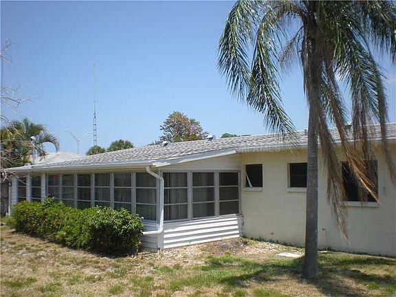3rd image of 2816 Bayshore Gardens Pkwy