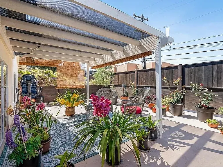 Private deck