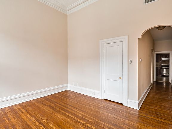 3rd image of 3017 W Girard Ave
