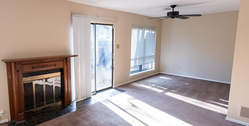 1st image of 3986 Grahamdale Cir