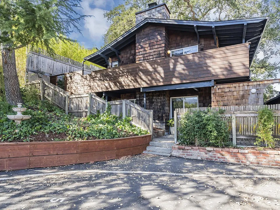 109 Cleland Ave