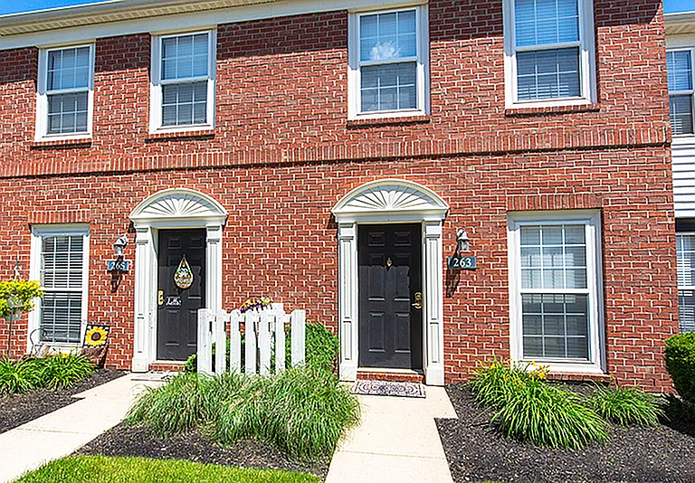 Troy Farms - Apartment Exterior