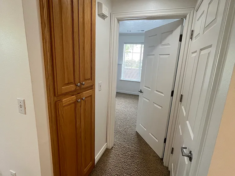 242 N 500 W #101 — Photo 8