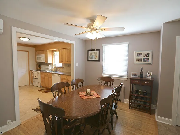 411 N Delavan Ave — Photo 11