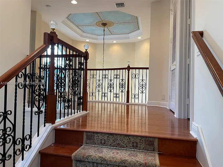 891 Captiva Dr — Photo 25