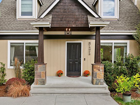 2nd image of 8424 NE 131st Place