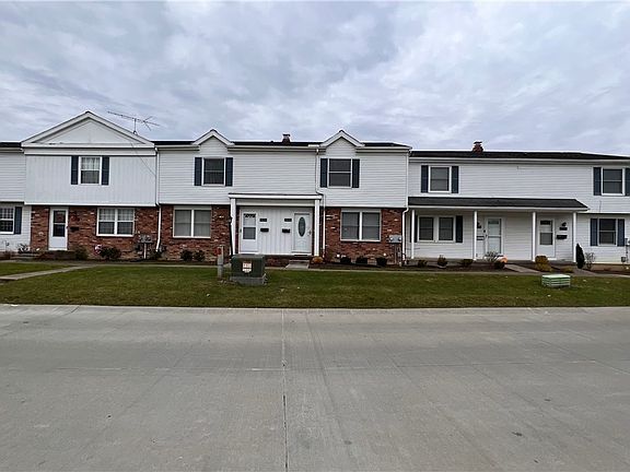 3rd image of 7426 Essex Dr