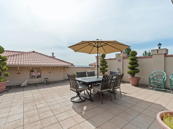 3176 Plateau Blvd #302, Coquitlam, BC V3E 3J2
