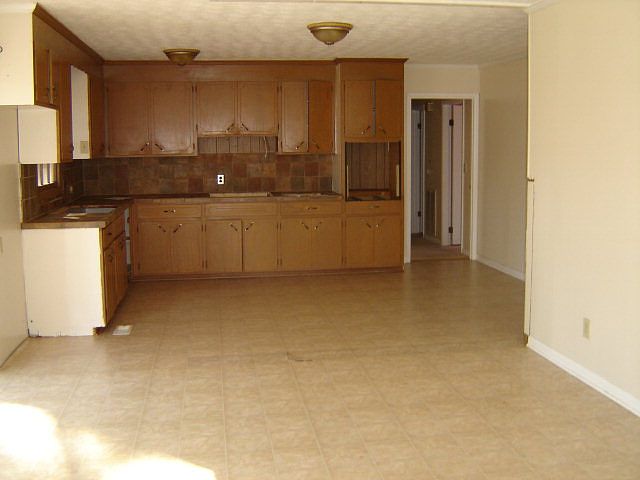 2nd image of 692 Joseph Dr