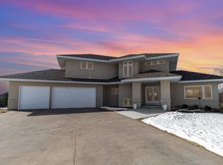 4118 Kirkwood Ln N, Lake Elmo, MN 55042