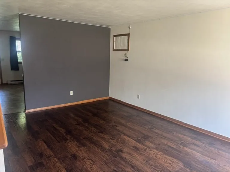 808-810 Harney Ave #810 — Photo 6