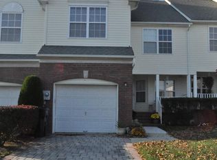 3 Dickerson Ln, Old Bridge, NJ 08857