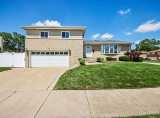 1580 Grant Ave, Melrose Park, IL 60160