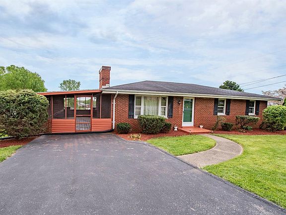 2nd image of 515 Melanie Ln