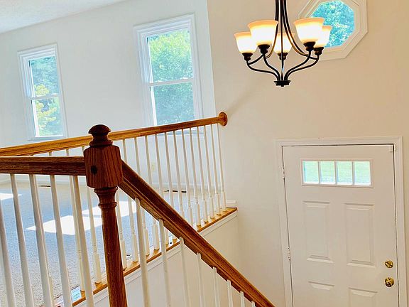 2nd image of 7 Rosepetal St