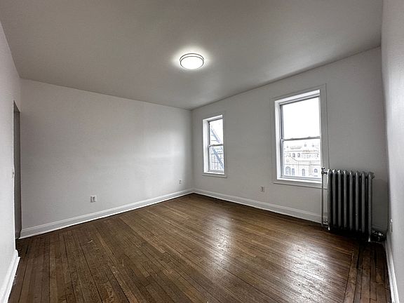 5th image of 11 Gifford Ave #44E