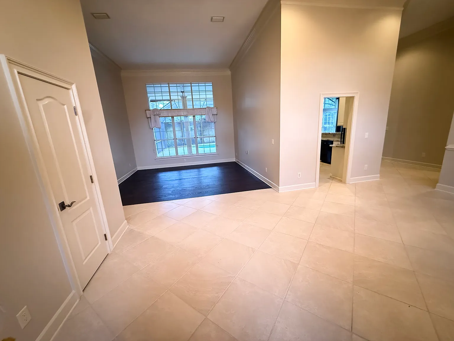 4 bed, 2687 sqft, $5,500 — Photo 3