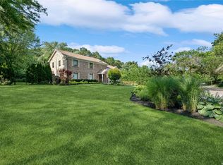 36 Rustic Gate Ln, Dix Hills, NY 11746