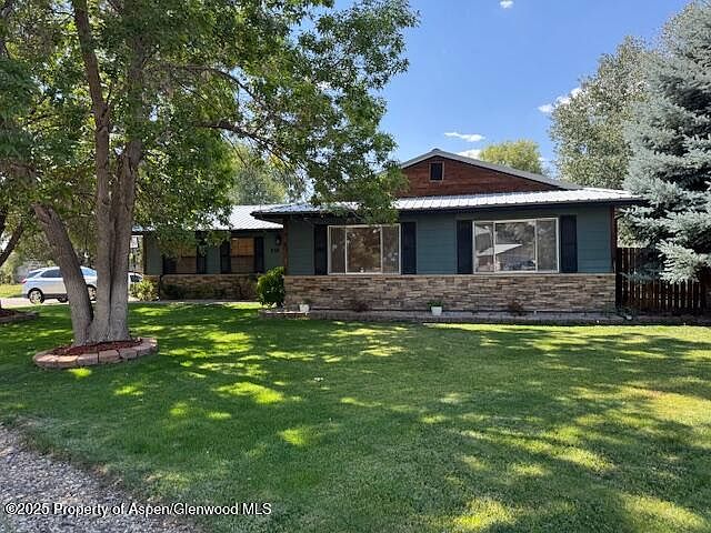 2nd image of 210 Woodbury Dr