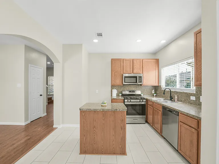 21771 Mossy Field Ln — Photo 7