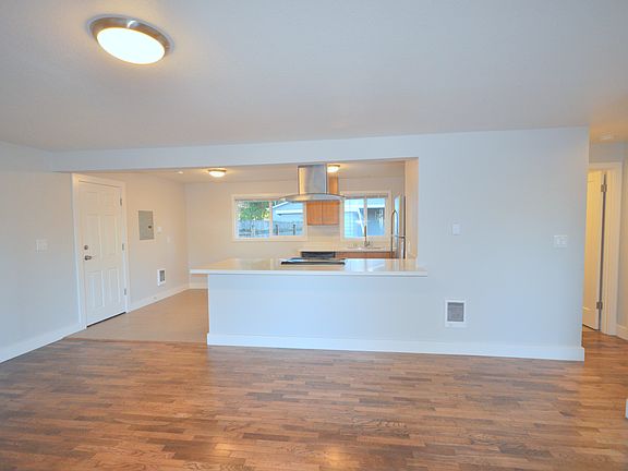 5th image of 20412 53rd Ave W