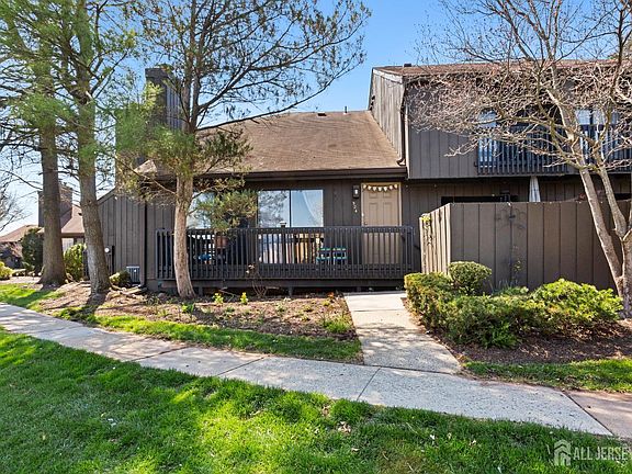 2nd image of 524 Westgate Dr