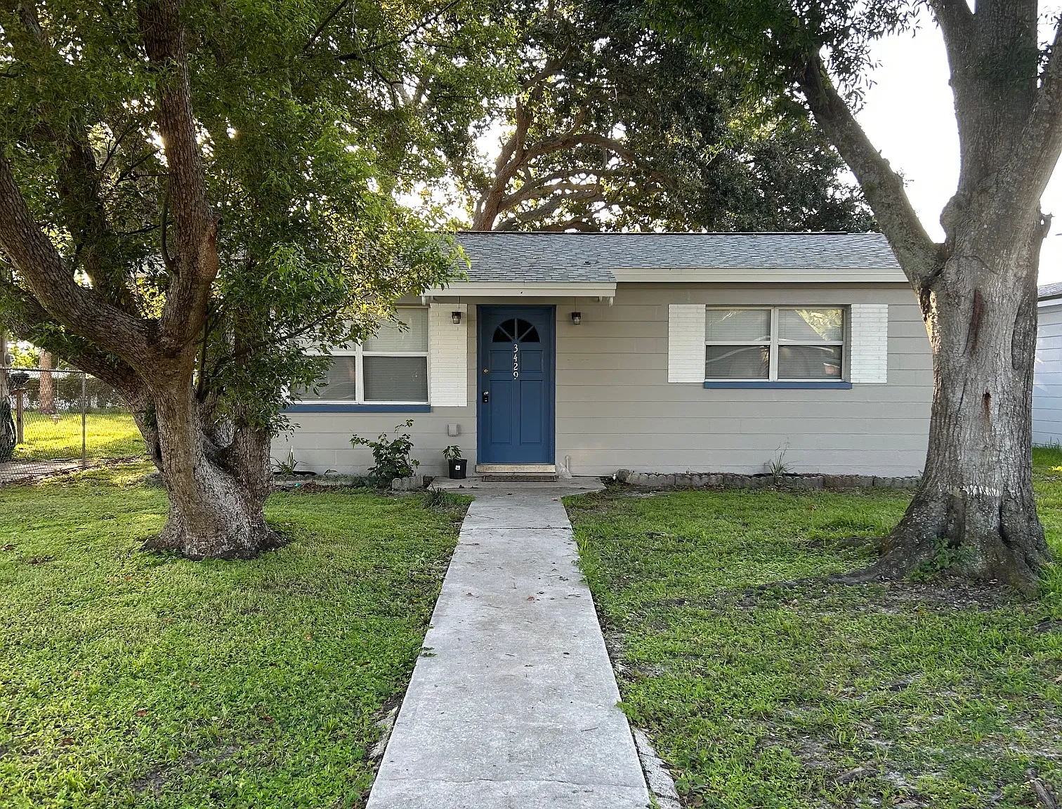 3 bed, 950 sqft, $2,000 — Photo 1