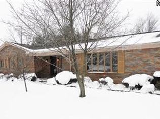 2794 Shakercrest Blvd, Beachwood, OH