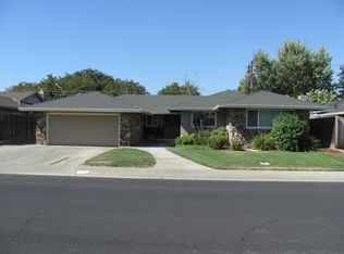 215 Cypress Dr, Woodland, CA 95695