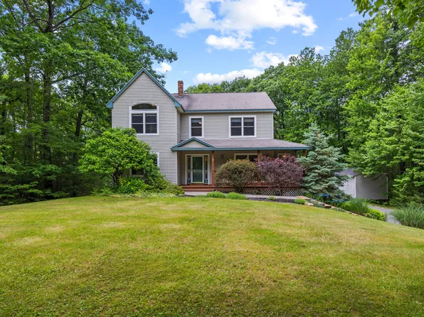 20 Ambrose Circle, Gray, ME 04039