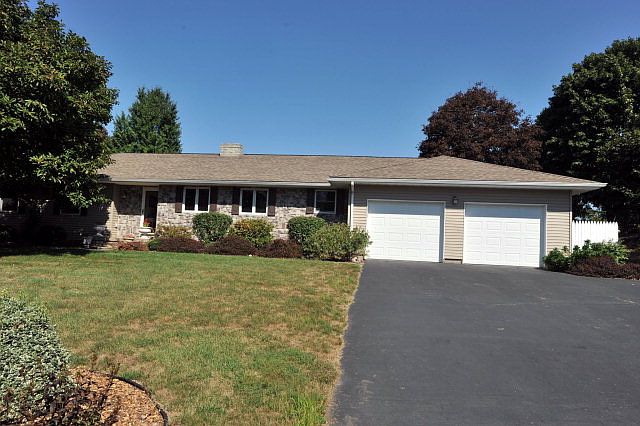 1st image of 30 Hancock Dr