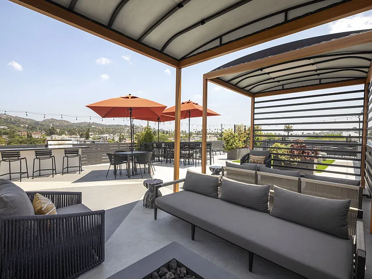 Broadstone Los Feliz — Photo 11