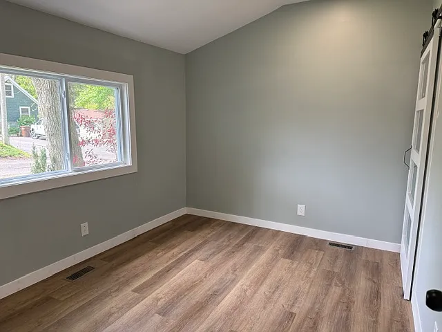 805 Woodland Ter — Photo 9