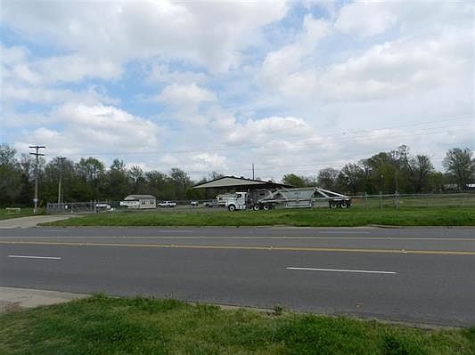 4th image of 2602 W Grand Ave